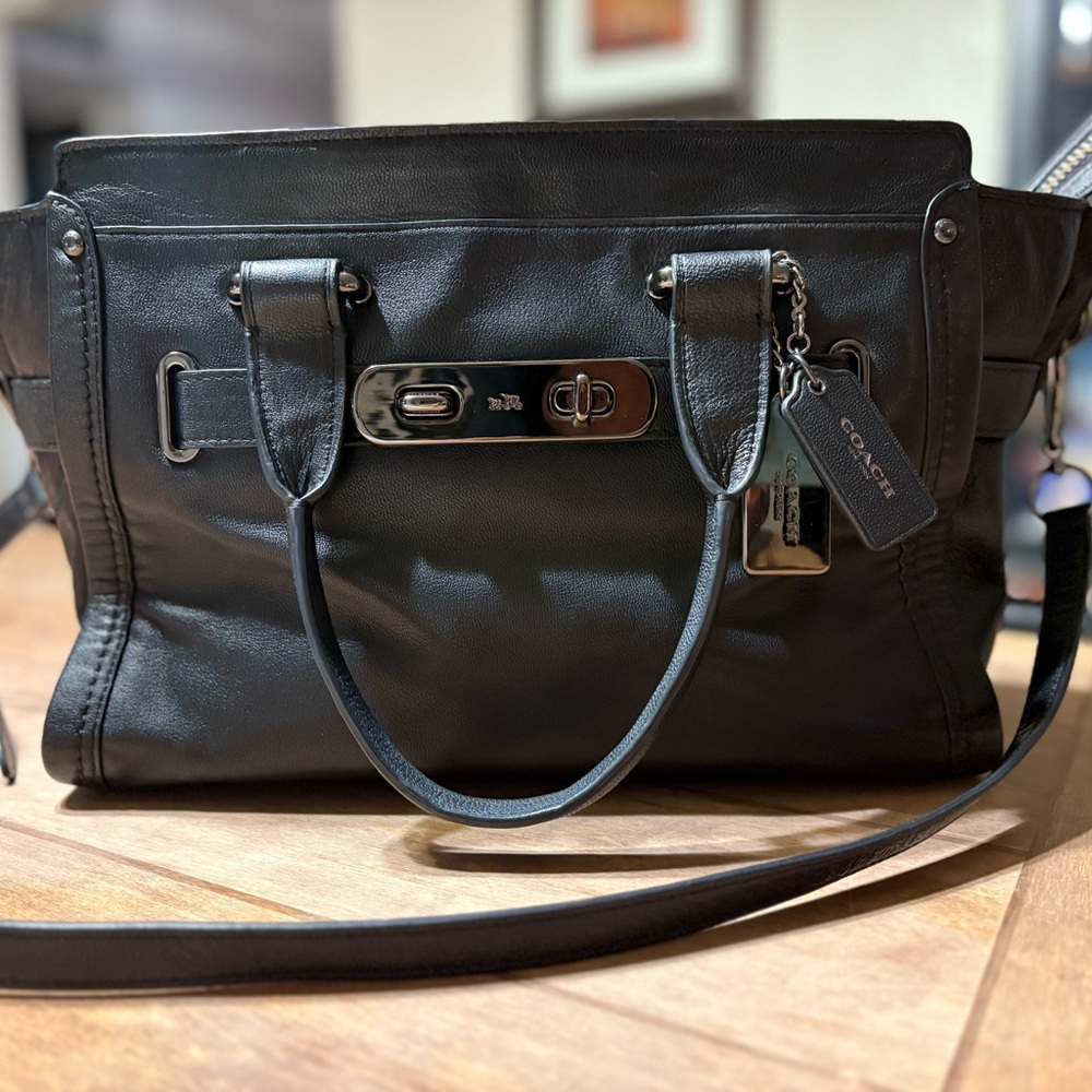 Coach Swagger Carryall- The BIG ONE!!!